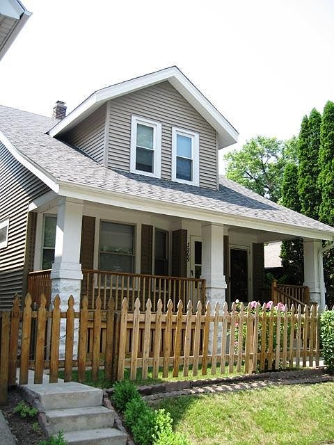 1st image of 3209 N Oakland Ave #3211