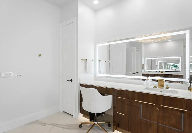 112 Tulip Tree Ct — Photo 32