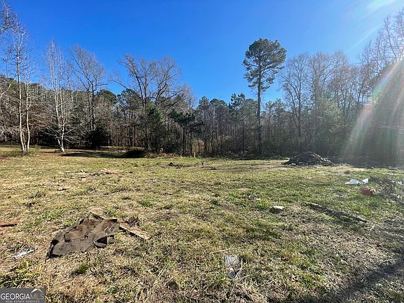 2nd image of 998 Campbell Rd
