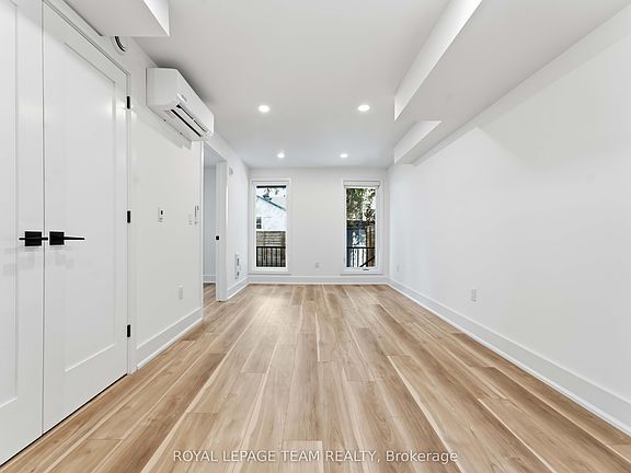 3rd image of 549 Melbourne Ave #4