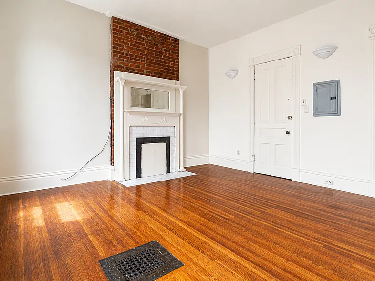 1503 S 4th St — Photo 3