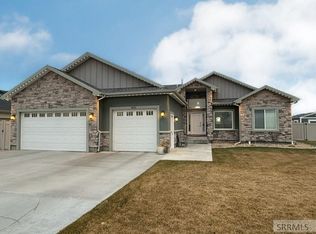 2835 Spring Gulch Dr, Ammon, ID 83406