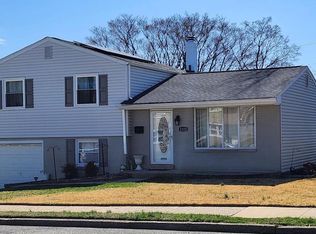 1112 Kent Ln, Philadelphia, PA 19115