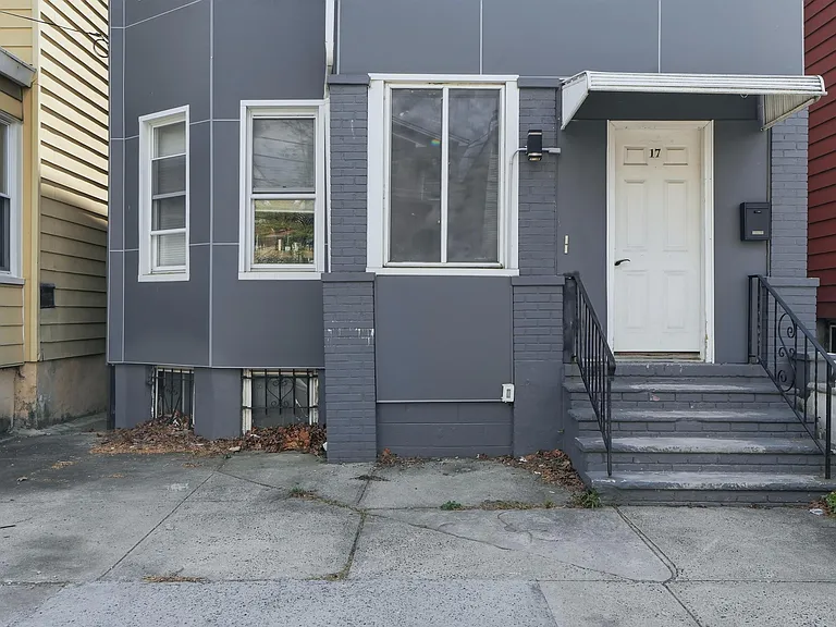 17 Troy St #2 — Photo 2