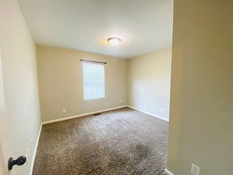 1728 Thistlewood Dr — Photo 12