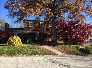 46 Ridgecrest Dr, Pittsburgh, PA 15235