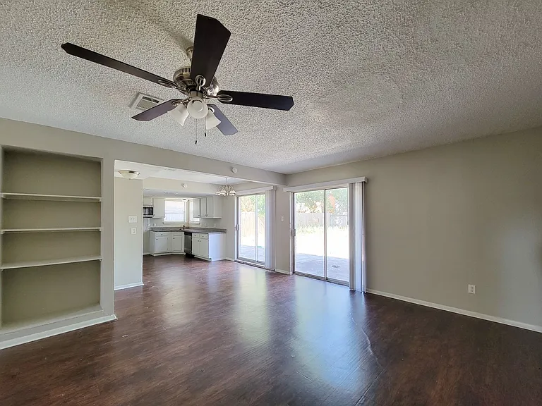 18402 Tall Cypress Dr — Photo 12