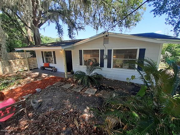 2nd image of 5163 Delphin Ln