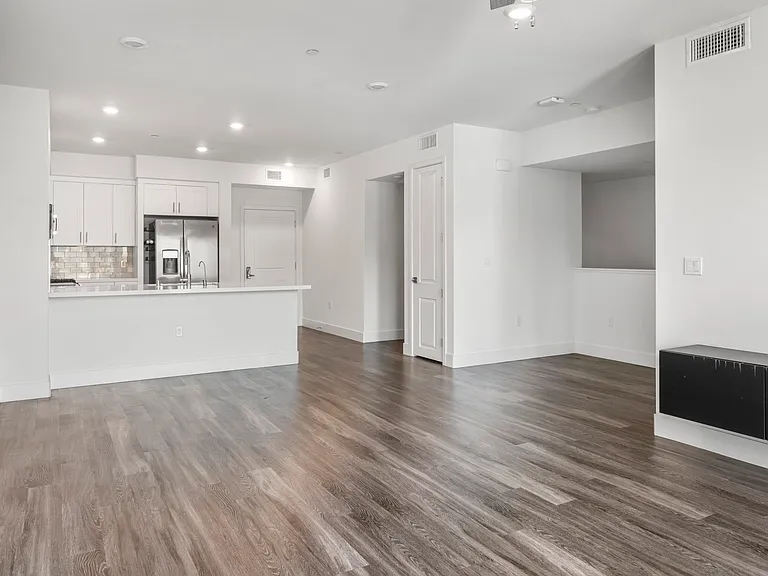 5925 Charlotte Dr #240 — Photo 6