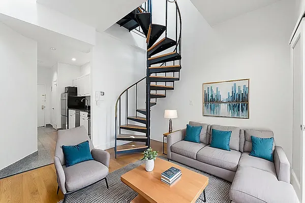 Rented by Mossanen Group | media 10