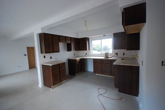 4th image of 1454 Valley St