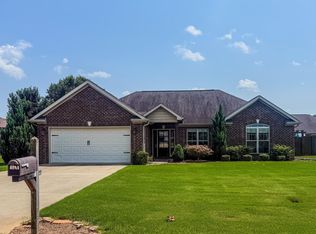 2012 Wildwood St, Muscle Shoals, AL 35661