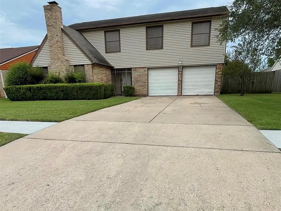 1323 River Rock Dr