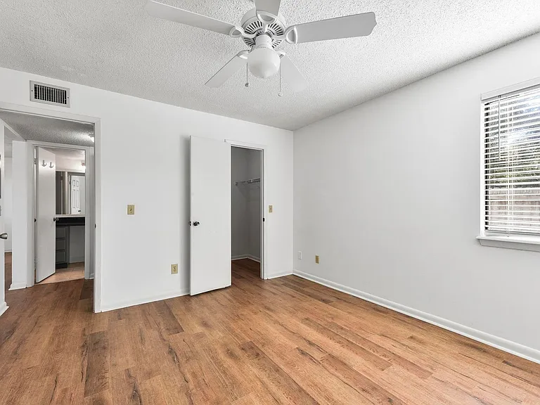 3604 Morton St #1 — Photo 12