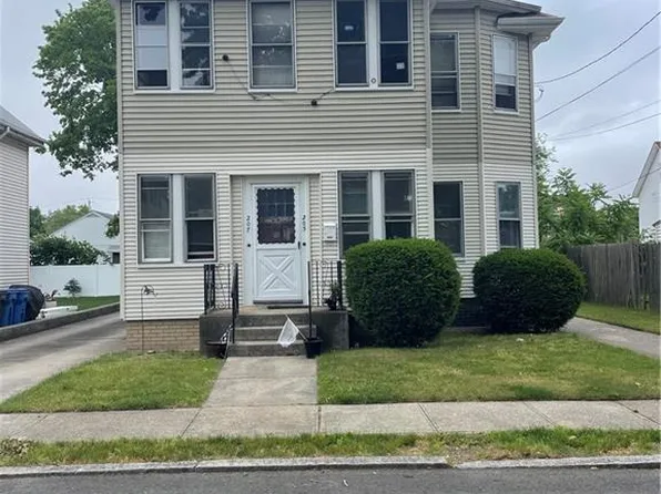 205 Beckwith St, Cranston, RI 02910
