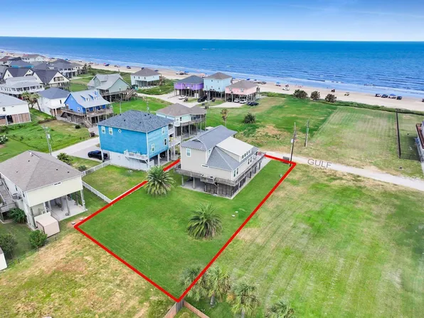 2139 Gulf Dr, Crystal Beach, TX 77650