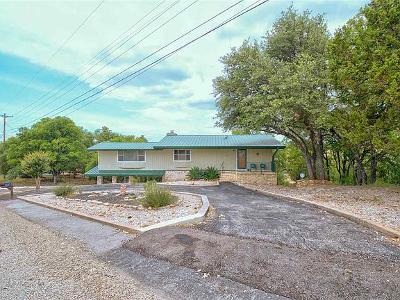 3rd image of 2609 Sunny Point Dr