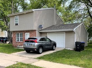 1305 N Oak St, Bloomington, IL 61701