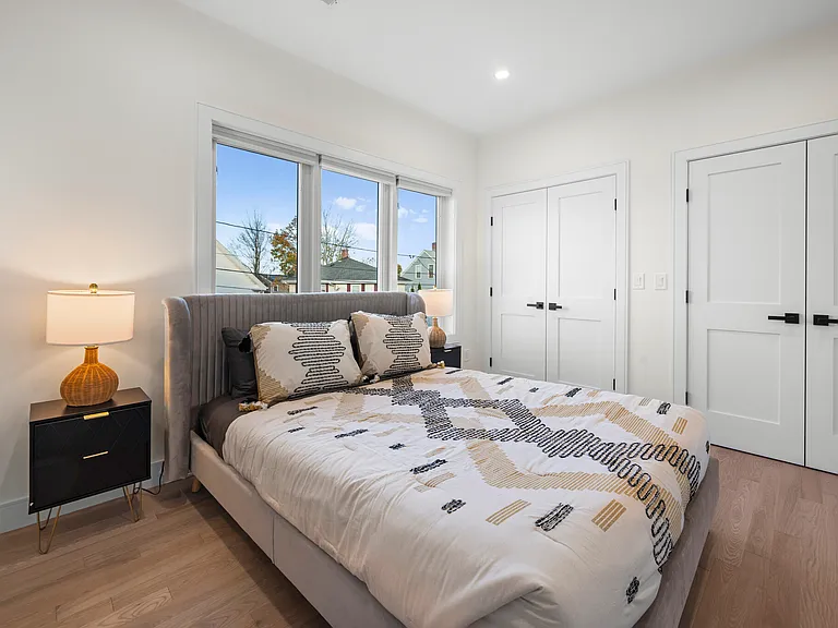 21 Bolton St #2 — Photo 11