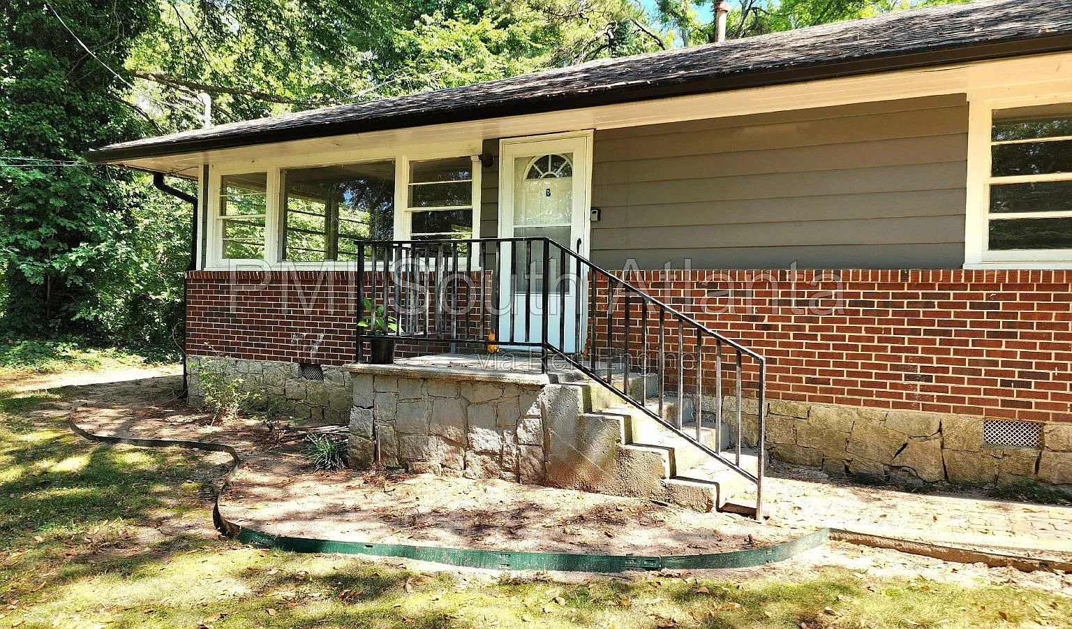 2 bed, 1.0 bath, $1,200 — Photo 2