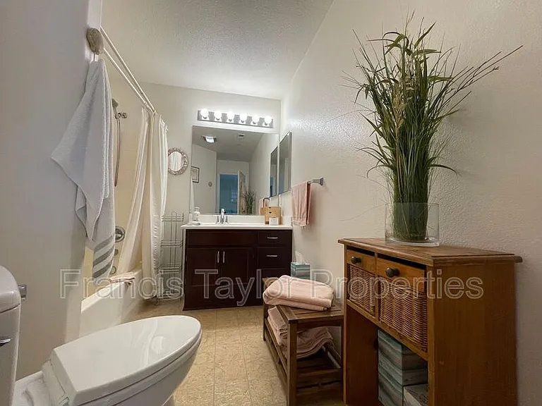 176 Aurora Ave — Photo 8
