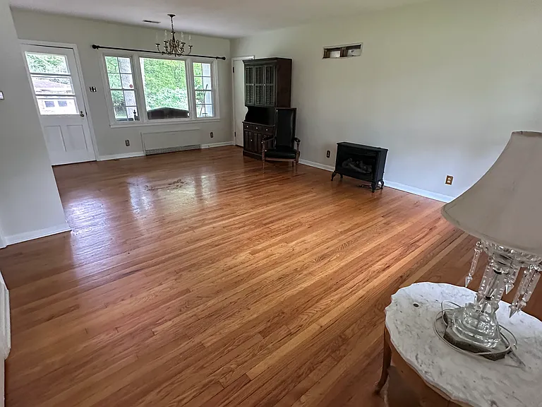 13 N Greenwood Ave — Photo 3
