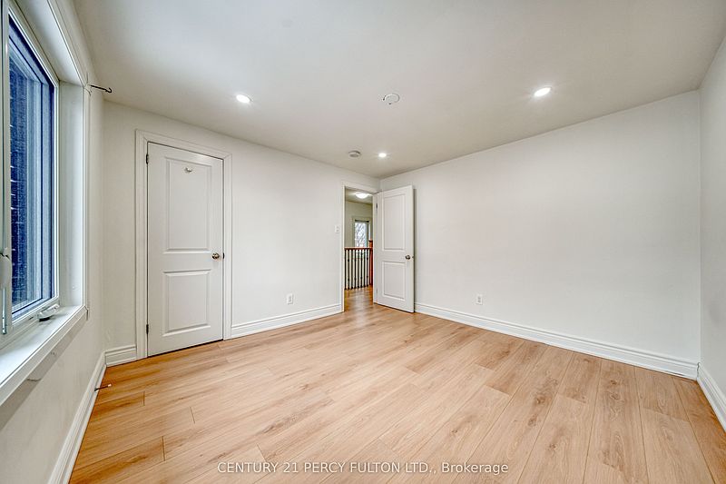 Toronto House for rent - 4 Bedrooms — photo 18