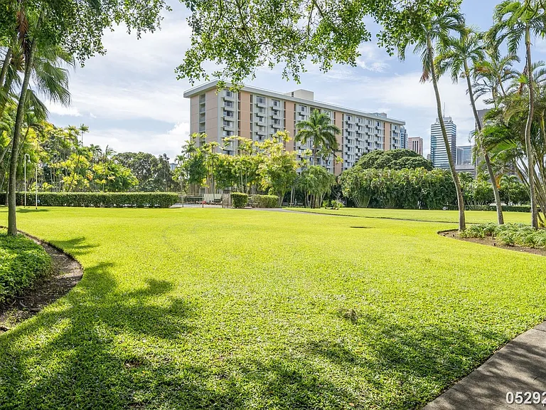 1515 Nuuanu Ave #155 — Photo 22