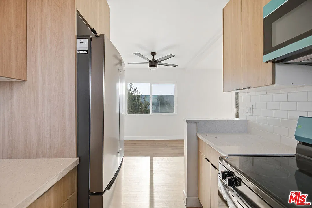 3401 Ocean Park Blvd — Photo 4