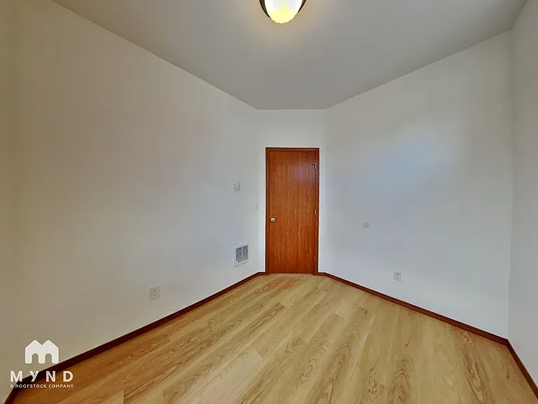 1412 E 64th St — Photo 9