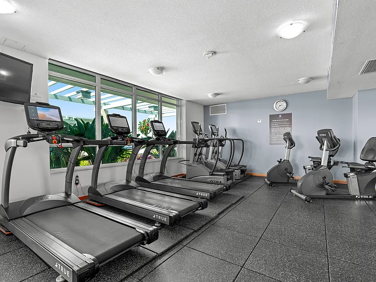 850 Beech St #820 — Photo 35