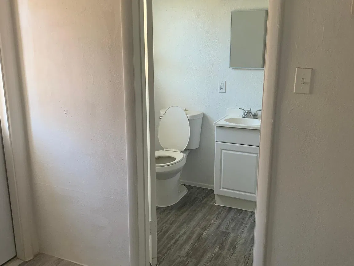 Apartment bathroom — apartment 16 at Foothills Villas.