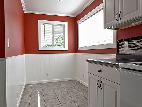 4th image of 9006 NE 71st St
