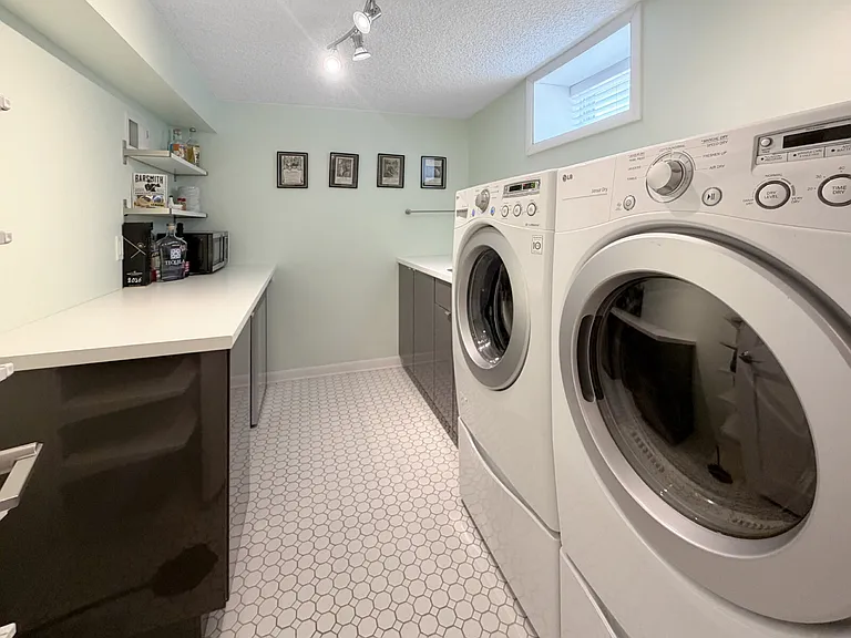 3331 Wyoming Ave S — Photo 10