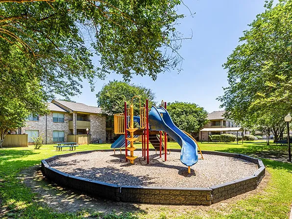 Brookhollow Apartments