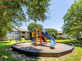 Brookhollow Apartments