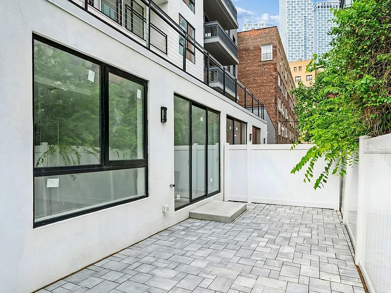32 Jones St #102 — Photo 1