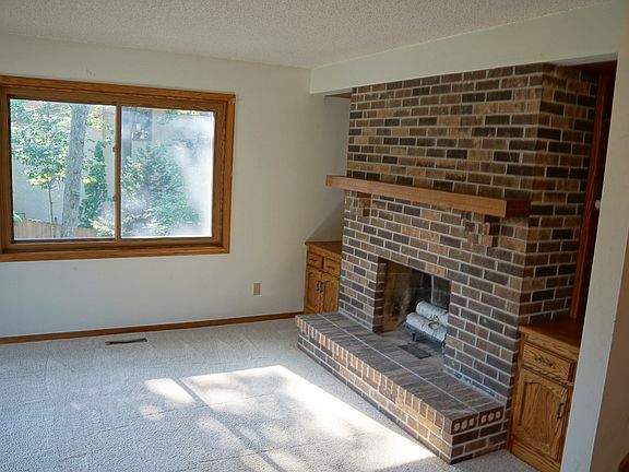 2nd image of 1543 Sherwood Way