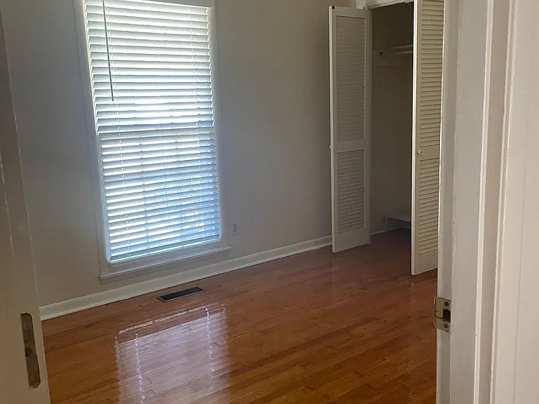 1516 Fell Ave NE — Photo 5