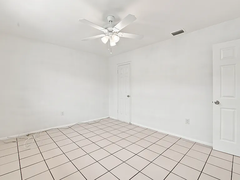 7211 Venetian St #2 — Photo 4