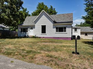 11710 3rd St, Mount Vernon, MO 65712
