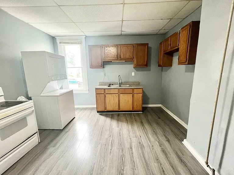 3420 W Jefferson St — Photo 7