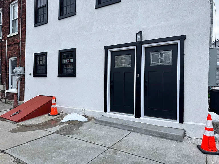188 Heckel St #1 — Photo 12