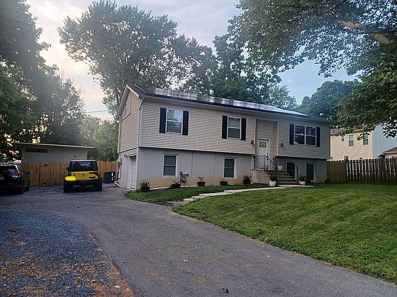 3rd image of 435 Saint James Ave