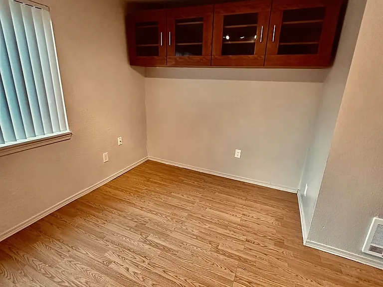 3430 Renton Pl S — Photo 18