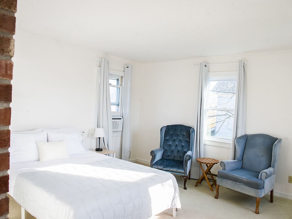 1st image of 325 Wiggins St #2A