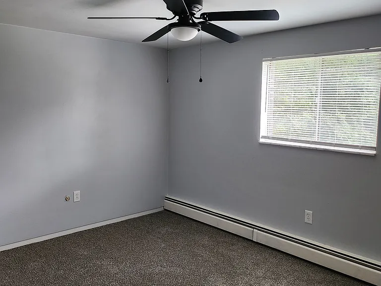 7600 Brighton Rd — Photo 4