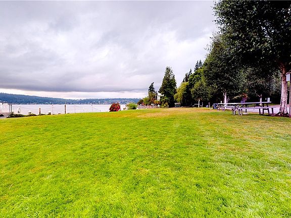 3rd image of 3001 198th Ave SE