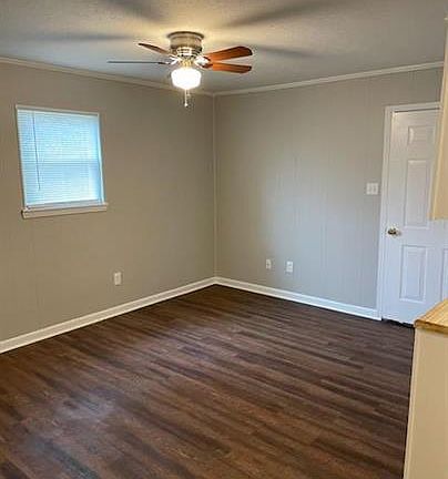 3rd image of 220 Westgate Dr APT 1