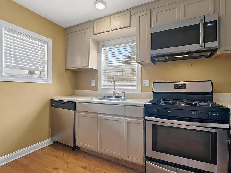4300 S Indiana Ave #2 — Photo 11